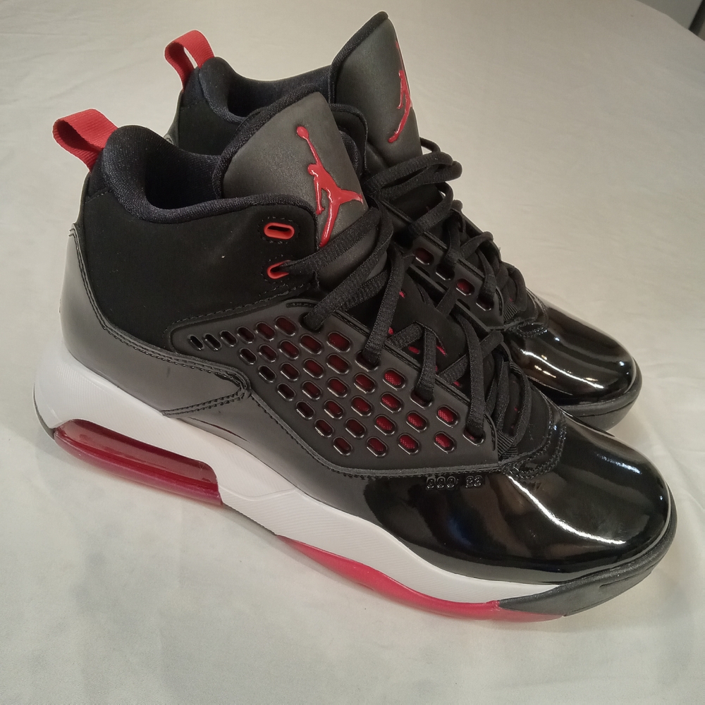 Jordan Men's Black and Red Sneakers Size 8.5 New